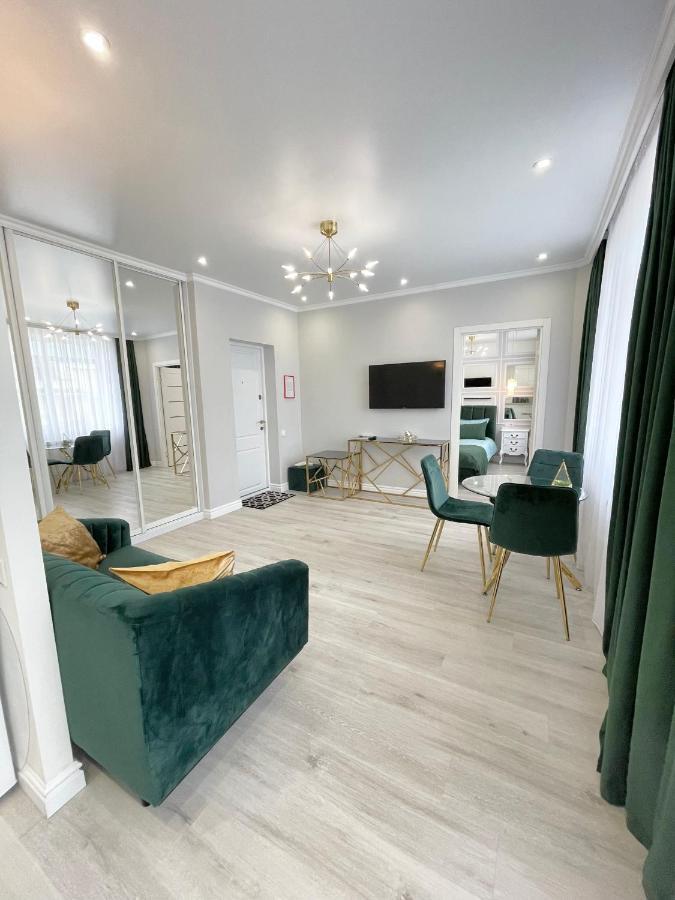 Luxury Emerald Apartments Irpień Zewnętrze zdjęcie